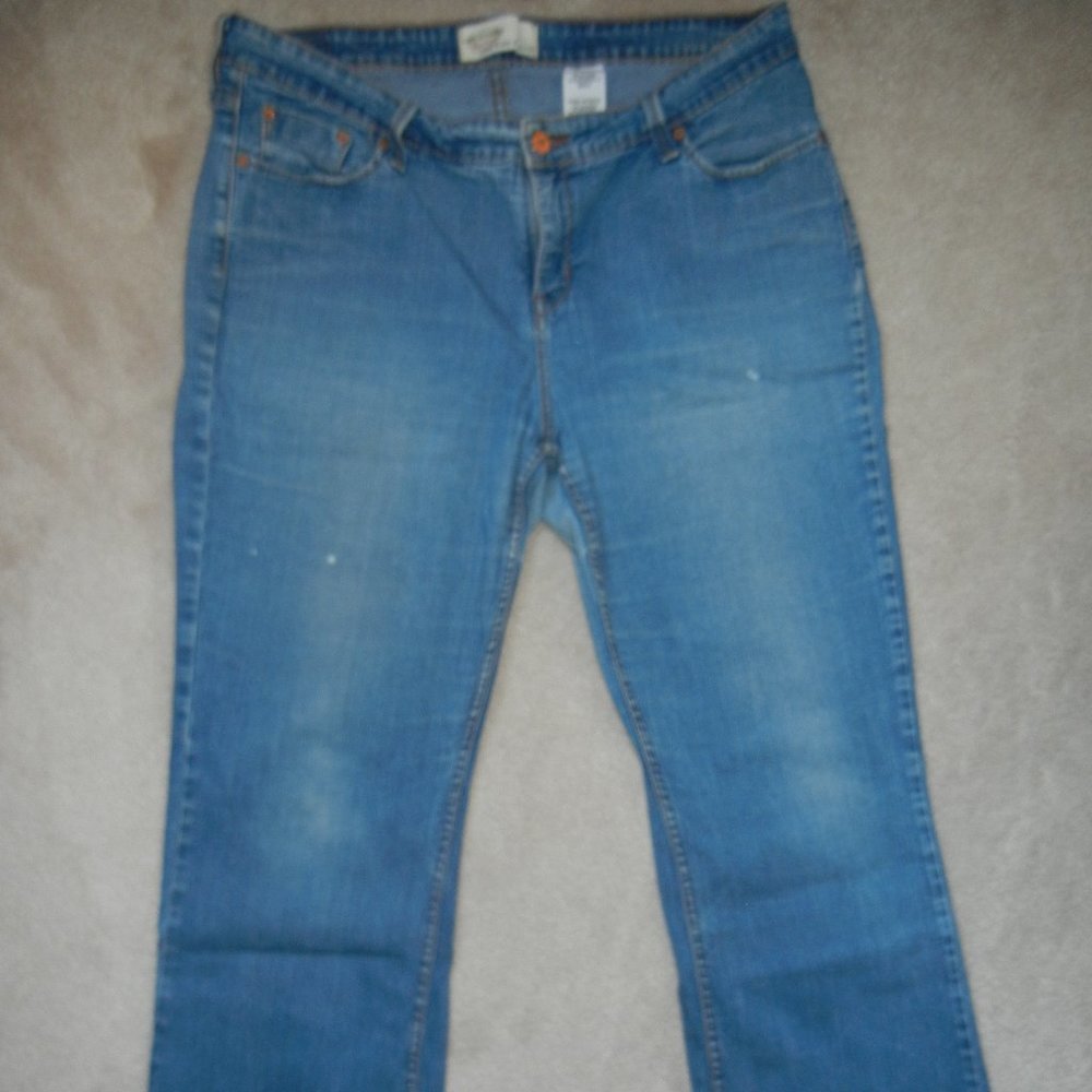 Levi's 18W Low Rise Bootcut Medium Wash Stretch Jeans Belted Pockets Button Zip
